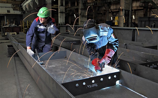 Coworker Safety During Welding Coworker Safety During Welding